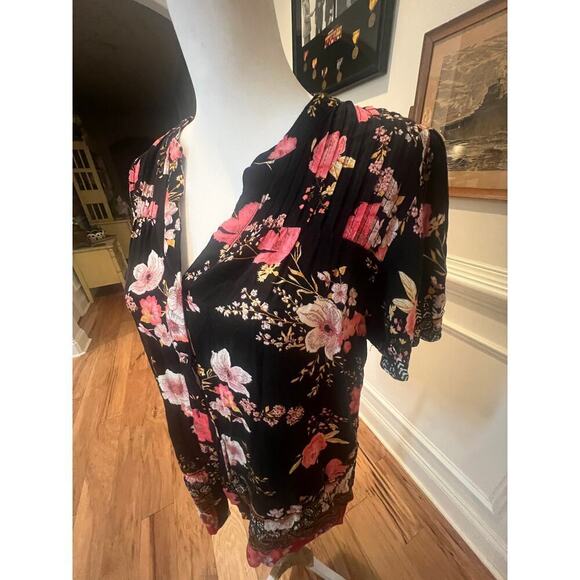 KNOX ROSE SHORT SLEEVE BUTTON UP BLACK WITH ROSE PATTERN WOMENS MEDIUM - Picture 6 of 8